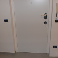 Porta Blindata con cerniere a scomparsa